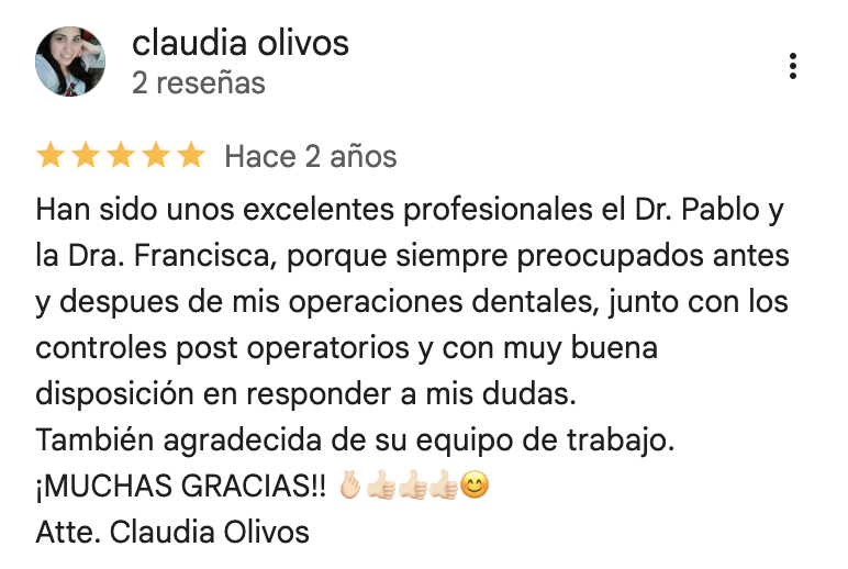 Captura de la reseña de Google de Claudia Olivos